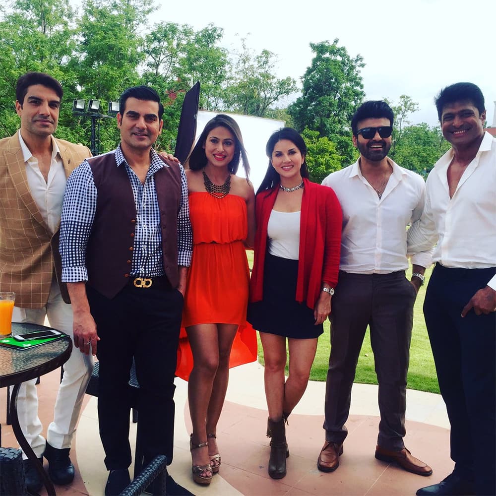 Principle cast of @tera_intezaar_ ! First schedule finished! @arbaazSkhan  - Twitter@SunnyLeone