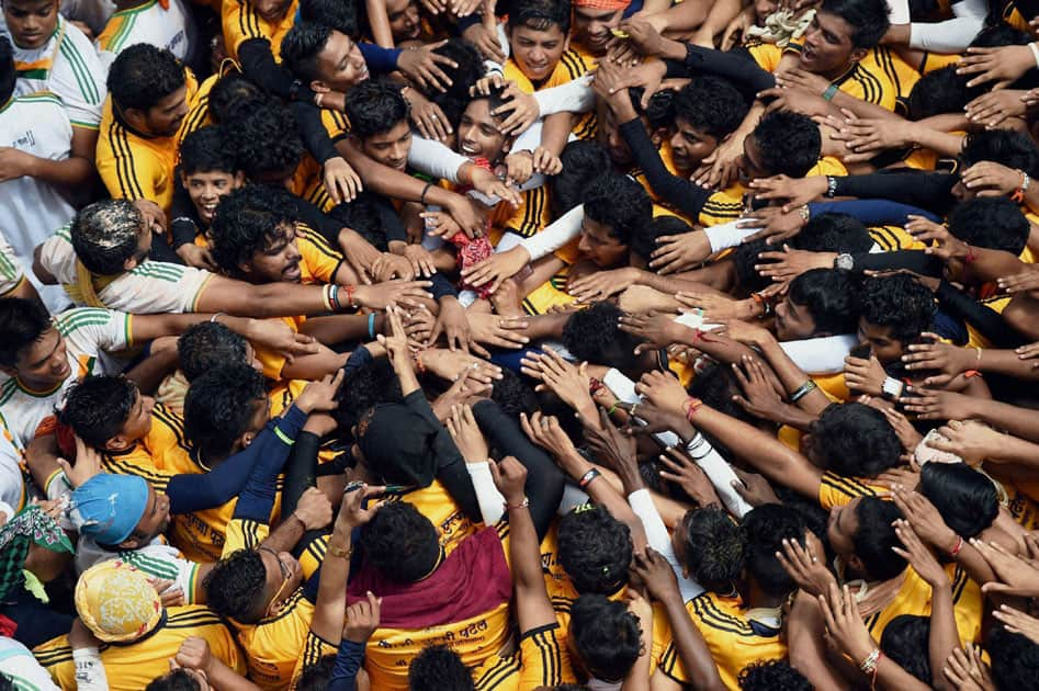 Dahi Handi celebrations in Mumbai