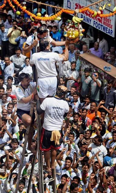 Dahi Handi celebrations in Mumbai