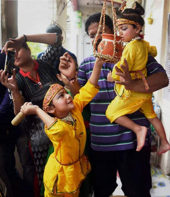 Dahi Handi celebrations in Mumbai