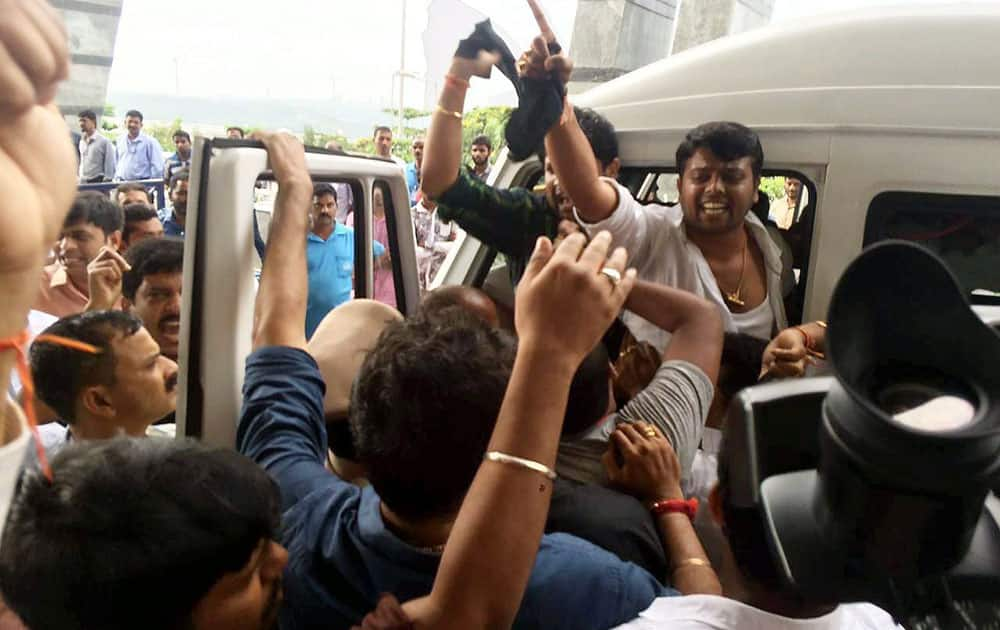 BJP Yuva Morcha members protest against actor Ramya who arrived to Mangaluru international airport against her remarks on Pakistan. 