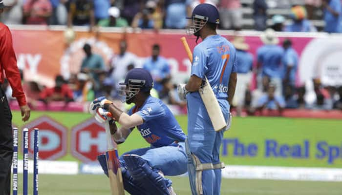 WATCH! Dwayne Bravo bowls last ball of the match to MS Dhoni – This is what happened next