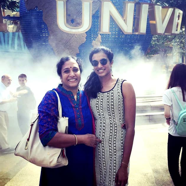 PV Sindhu's Instagram shows she is totally a family girl ...