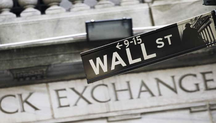 US consumer spending data boosts Wall Street shares 