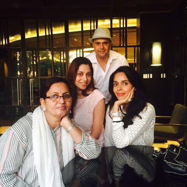 mallika sherawat :- Precious time with the #family, #family1st #mother @vikramsinghlamba @lovi_narwal mallika sherawat :- Precious time with the #family, #family1st #mother @vikramsinghlamba @lovi_narwal