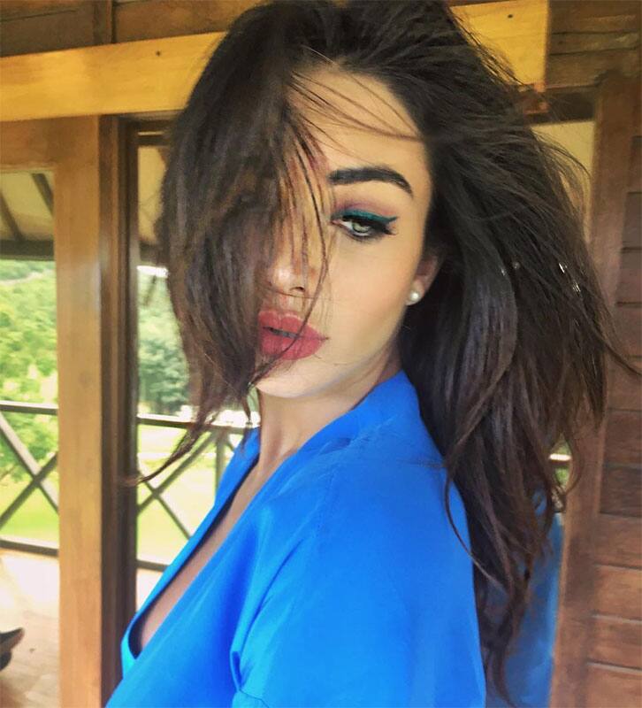 amy jackson :- Green eyelinered, bouncy blowdryed monster - courtesy of my D.T @aasifahmedofficial @jacobsadrian amy jackson :- Green eyelinered, bouncy blowdryed monster - courtesy of my D.T @aasifahmedofficial @jacobsadrian