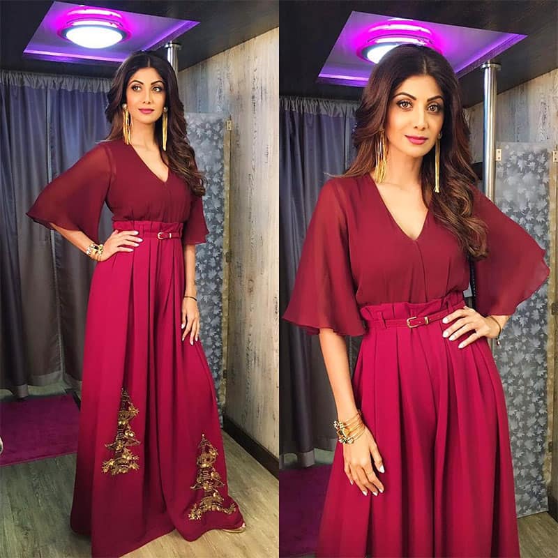 shilpa shetty :- On the sets of #Superdancer .Outfit @ridhimehraofficial, earrings @valliyan, bracelets @prerto . #differentstyle #Workmode #glam #judge shilpa shetty :- On the sets of #Superdancer .Outfit @ridhimehraofficial, earrings @valliyan, bracelets @prerto . #differentstyle #Workmode #glam #judge
