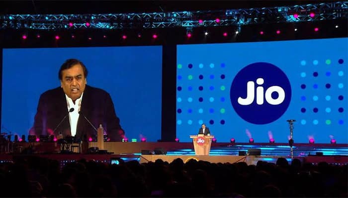 Reliance Jio officially launched: Offers cheapest data pack of the world; enjoy free voice calling, roaming