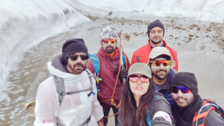 ...and we back!- Sonnalli Seygall ...and we back!- Sonnalli Seygall