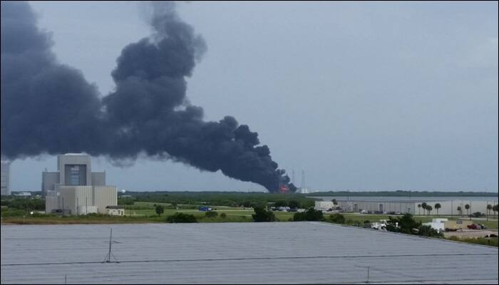 SpaceX&#039;s Falcon 9 rocket explodes at Cape Canaveral during test!