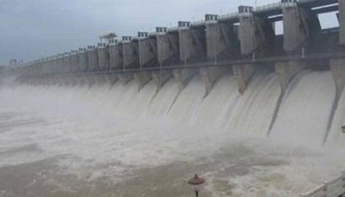 Cauvery water row: &#039;Live and let live&#039;, SC tells Karnataka, TN