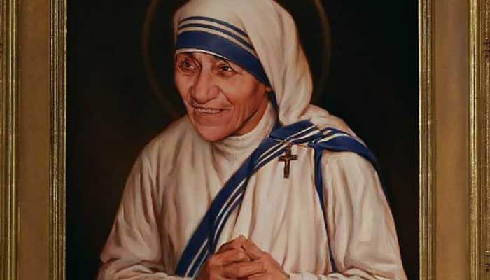 Mother Teresa to be declared a saint by Pope Francis today