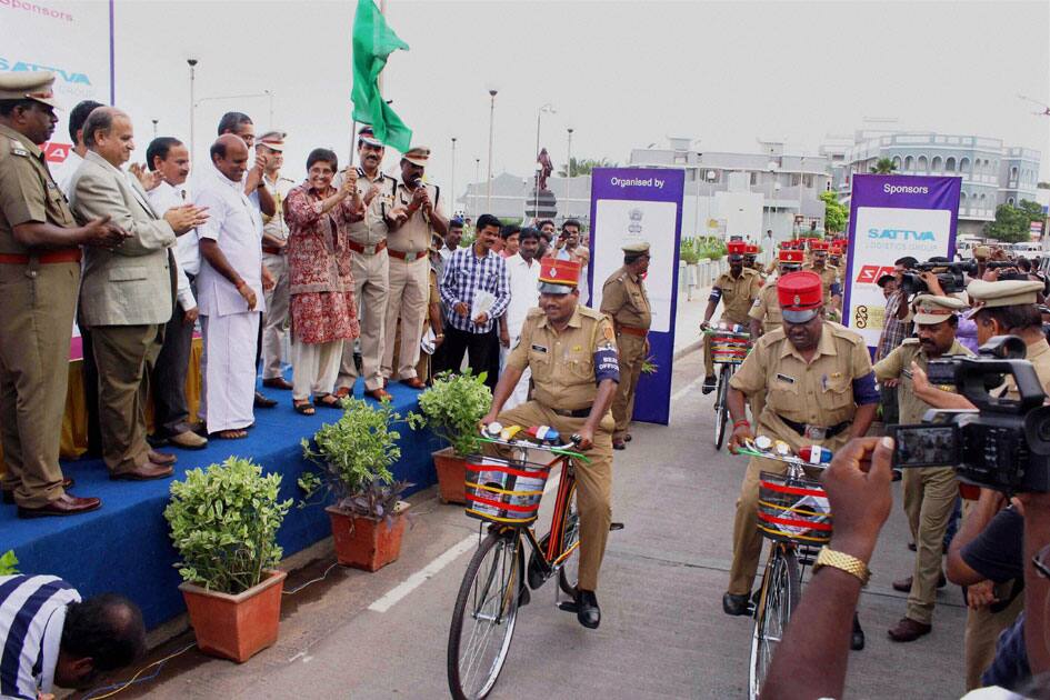 Kiran Bedi flags off beat police bicycle