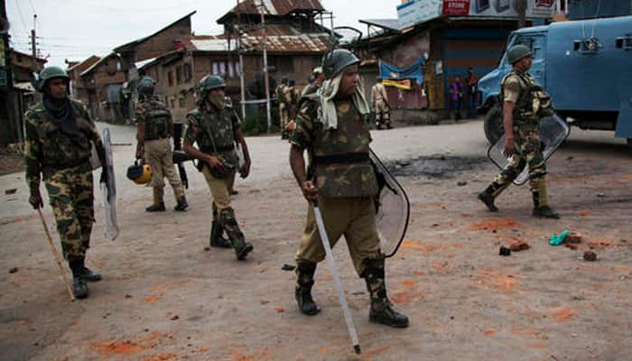 Kashmir Valley remains shut for 58th day