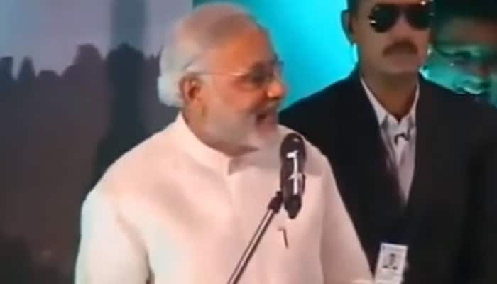 When a faulty mic halted Narendra Modi&#039;s speech – Watch video to know what happened after that