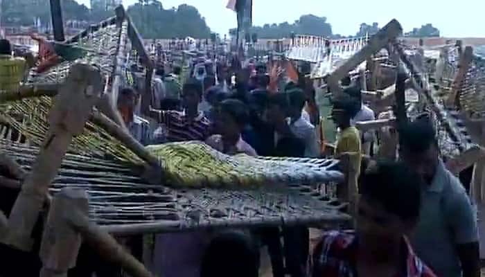 High drama! Chaos after Rahul Gandhi&#039;s &#039;Khat Pe Charcha&#039; in UP&#039;s Deoria - WATCH