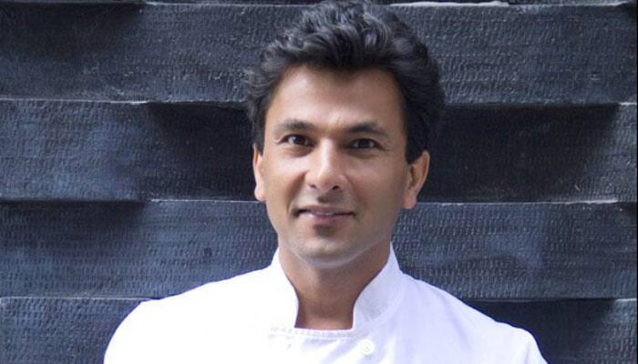 Vikas Khanna takes Lata&#039;s blessings for &#039;MasterChef India&#039;