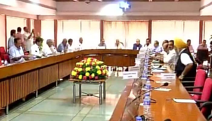 Kashmir unrest: Separatists should be isolated, dealt with separately, say MPs at all-party meet