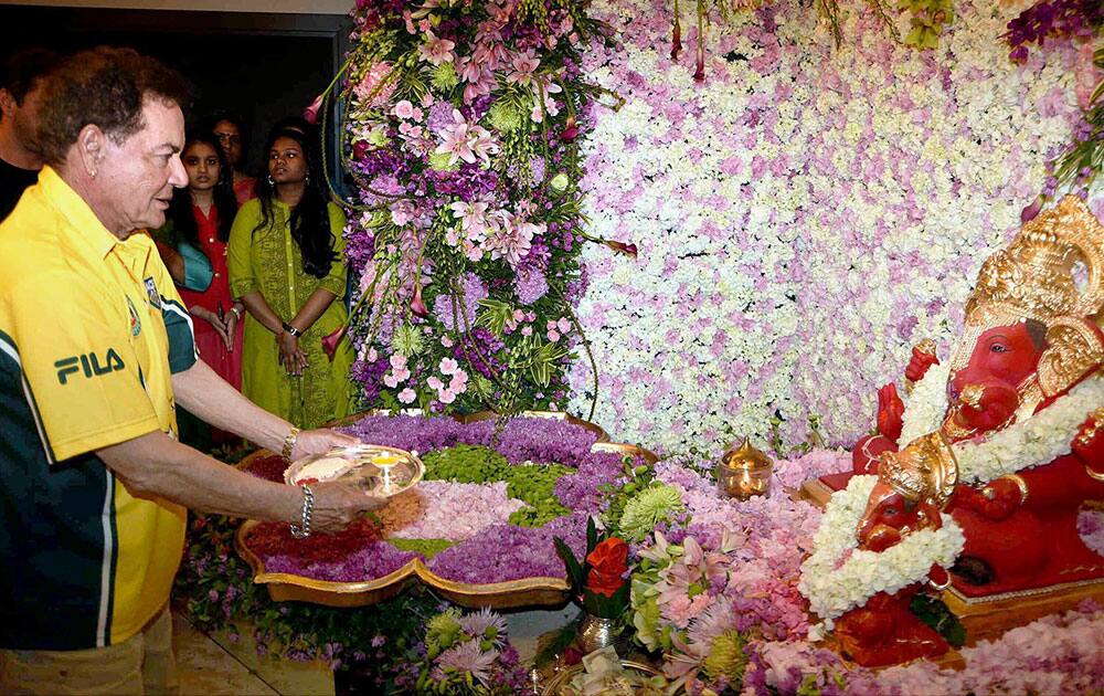 Bollywood screenwriter Salim Khan offering prayers to Lord Ganesh during Ganesh Chaturthi festival in Mumbai