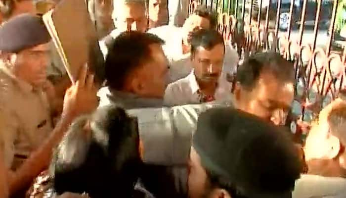 Sex Cd Row Cm Kejriwal Mobbed Chased At Delhi Railway Station Faces Protest By Bjp Workers 