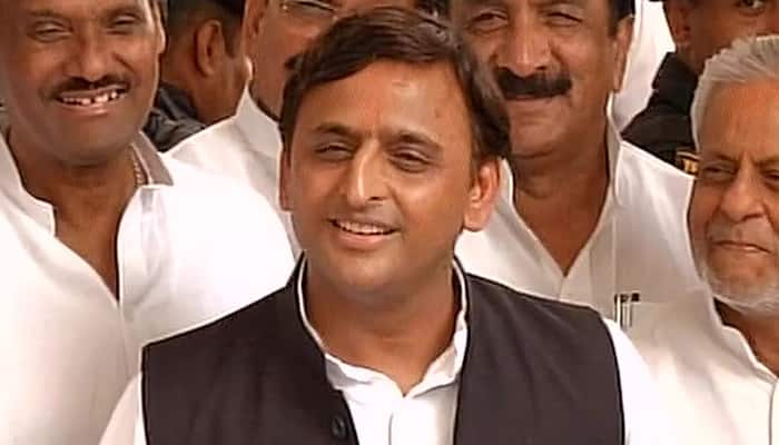 &#039;Achche ladke&#039; Rahul should stay more in UP, taunts Akhilesh as Congress VP continues his &#039;Kisan Mahayatra&#039;