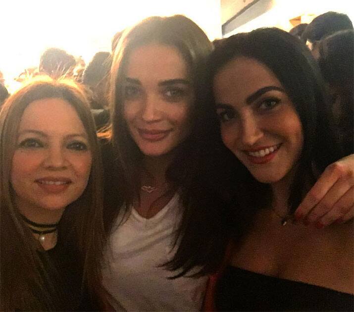 elli avram :- With our beautiful @iamamyjackson ❤ at #FreakyAli screening elli avram :- With our beautiful @iamamyjackson ❤ at #FreakyAli screening