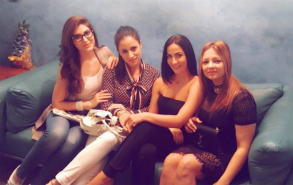 Twitter@ElliAvram Twitter@ElliAvram