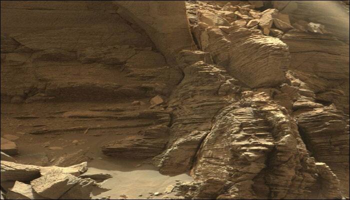 See pic: Stunning layered rocks adorn the surface of Mars – NASA&#039;s Curiosity goes click-click!