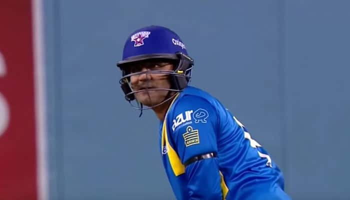 WATCH: HILARIOUS! Virender Sehwag sings &#039;Tu Jaane Na&#039;, smashes six next ball