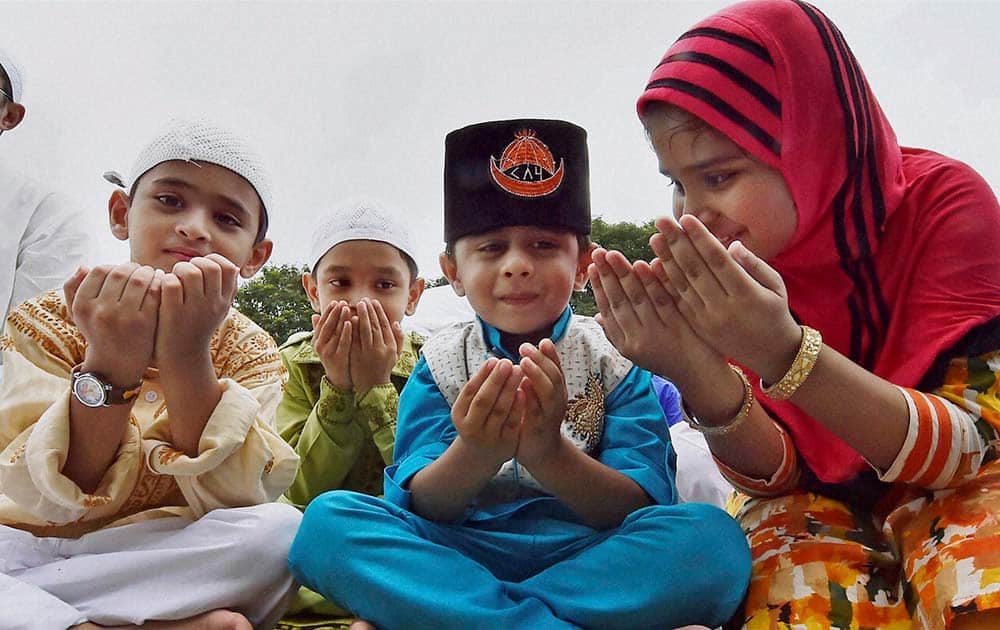 Children celebrate Eid al-Adha at Tipu Sultan Mosque