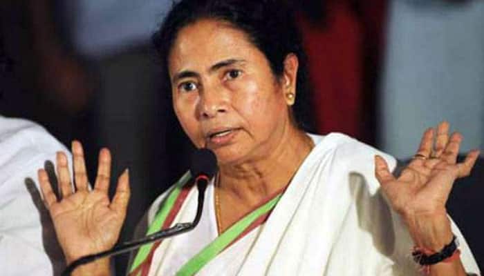 Mamata Banerjee govt hands over &#039;land parchas&#039;, cheques to Singur farmers