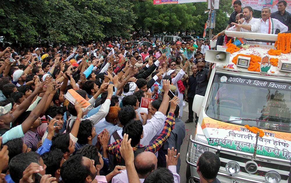 Congress Vice-President Rahul Gandhi at a road sabha during Kisan Yatra in Allahabad