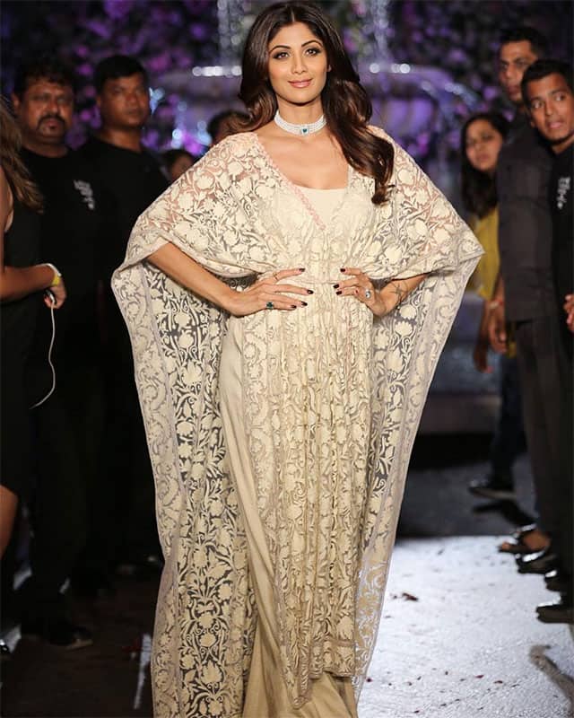 @officialshilpashetty was spotted wearing a regal gown by @mmalhotraworld for his show at #LakmeFashionWeek
