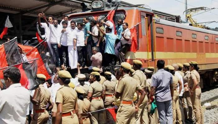 Cauvery water dispute: Tamil Nadu bandh passes off peacefully; protesters detained