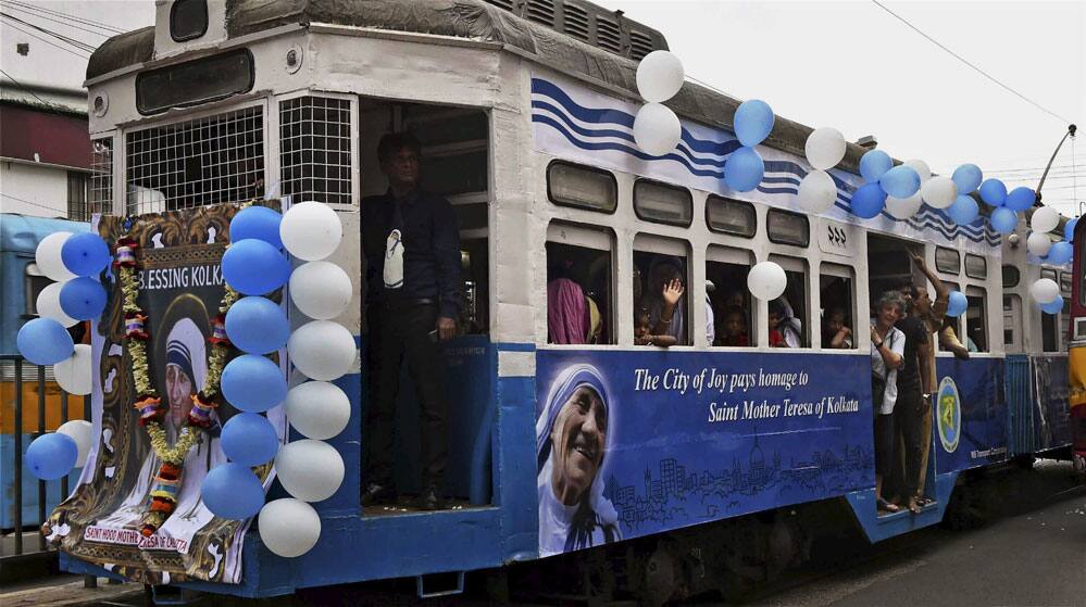 A train decorated by the photographs of Saint Moth A train decorated by the photographs of Saint Moth