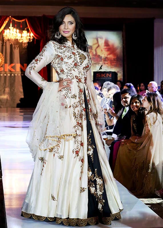 Lisa Ray walks the ramp during a fashion show at South Asians Cancer Awareness fundraising gala event in New Jersey