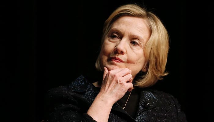 Hillary Clinton maintains slim edge in national poll