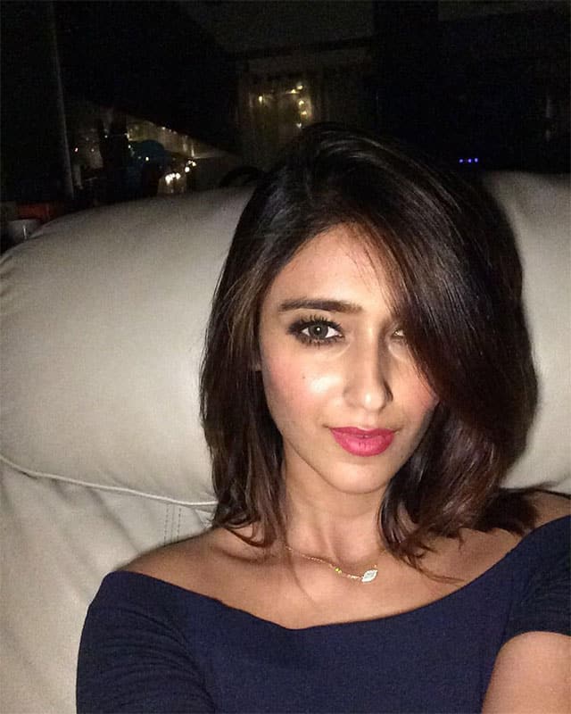 Ileana D'Cruz :- Ever since I got my new S6s, all my selfies turn out bright and clear, every time