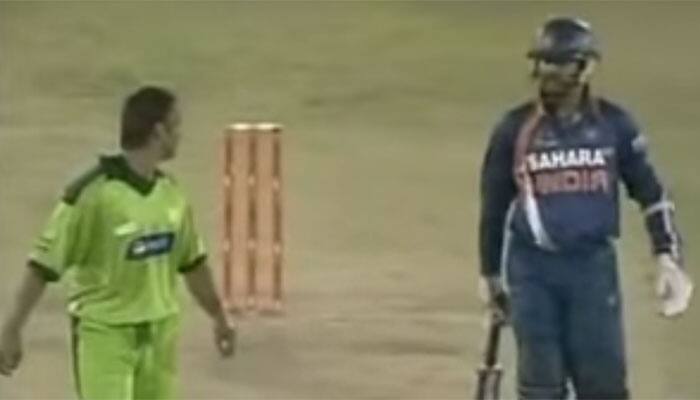 VIDEO: Shoaib Akhtar sledged Bhajji while he was batting – Watch Harbhajan&#039;s brilliant reply
