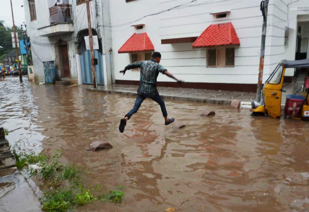 Heavy downpour in Hyderabad