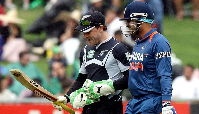 After Bishan Bedi&#039;s &#039;doosra&#039;, Virender Sehwag hits monster six on Brendon McCullum&#039;s birthday