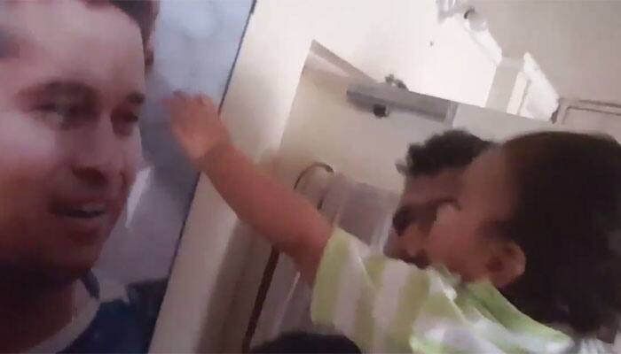 Must Watch: Sachin Tendulkar touched, bowled over by kid&#039;s priceless gesture on Twitter