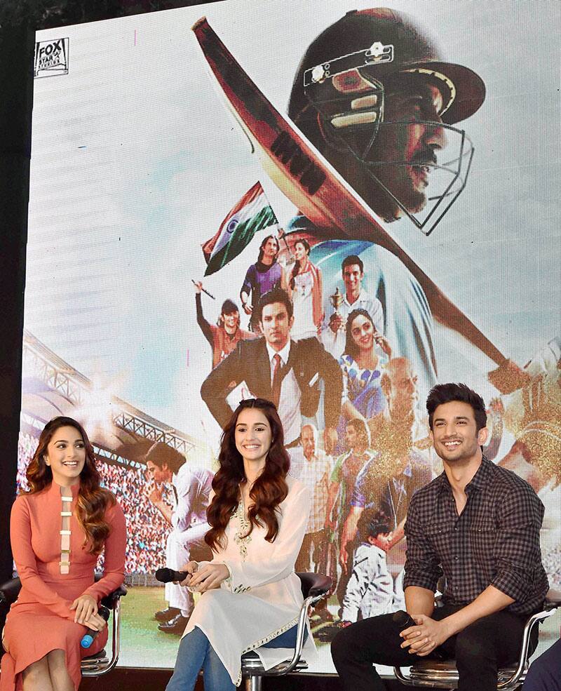 Sushant Singh Rajput, Disha Patani and Kiara Advani talking to media