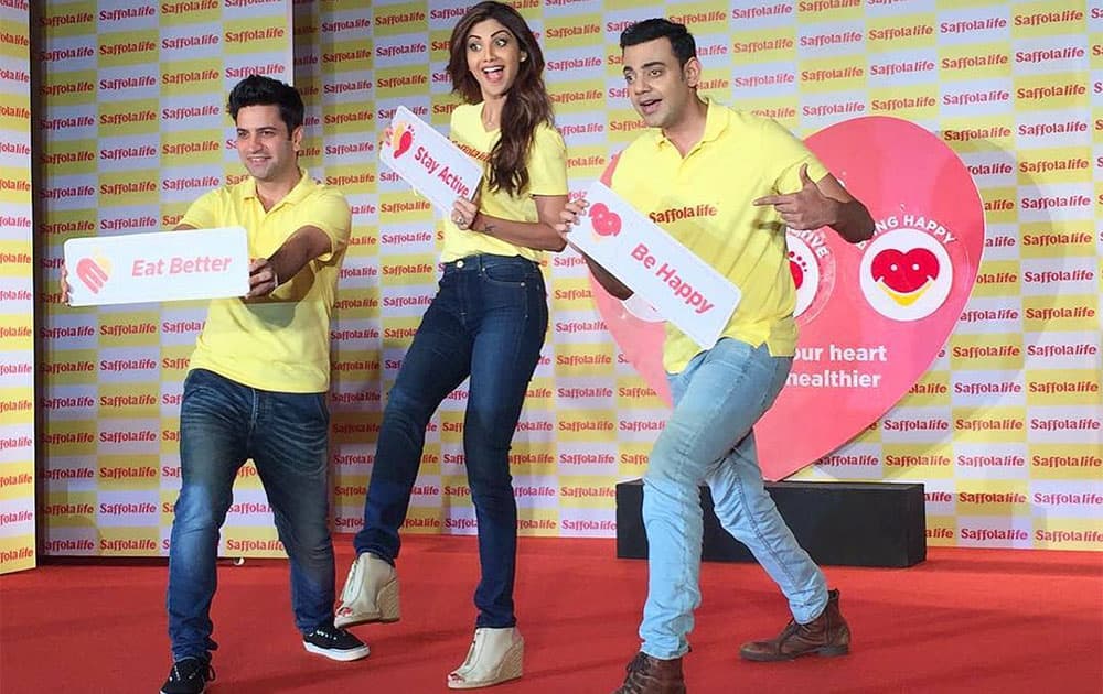 shilpashettyAt the #saffolalife event today . #babystepstoahealthylife #healthyheart #happyheart #beactive #worldheartdaytomw