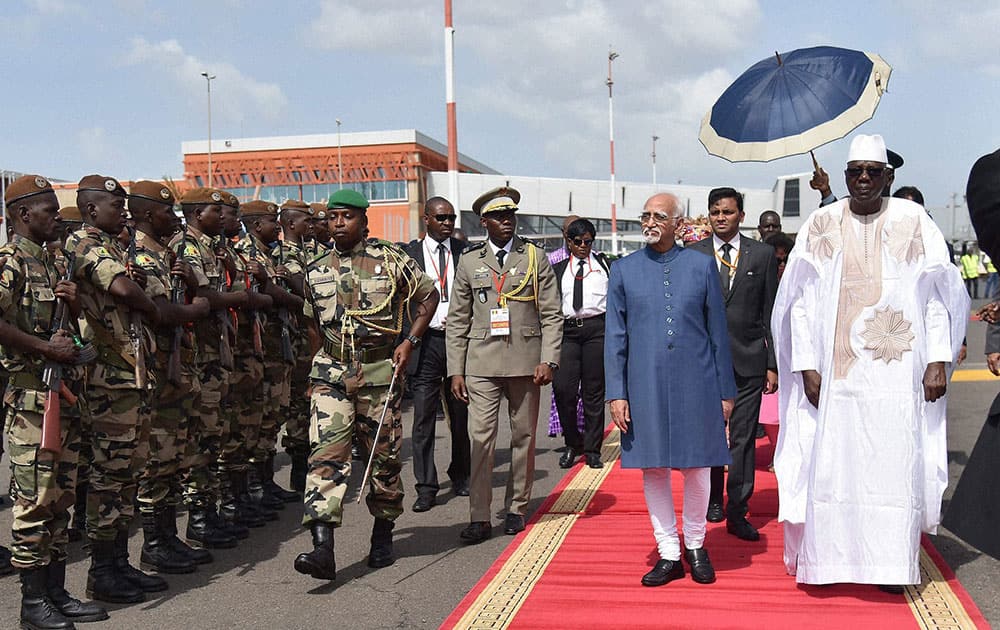 Vice President M Hamid Ansari receives a ceremonial welcome at Bomako airport in Mali