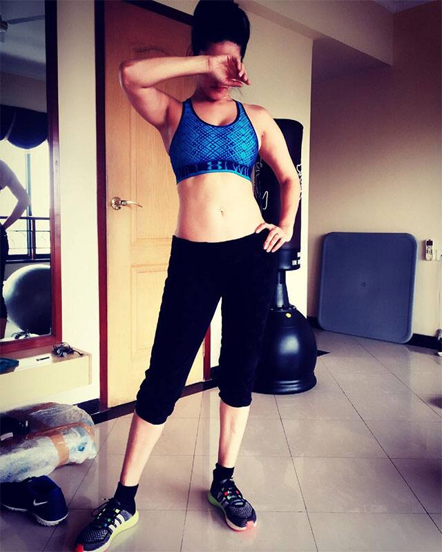 sunny leone :- Morning workout done!!