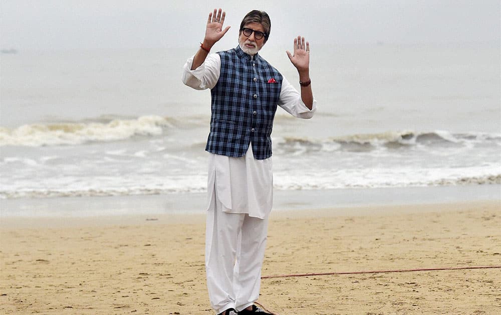 Bollywood actor Amitabh Bachchan at a cleanliness drive at Juhu beach in Mumba