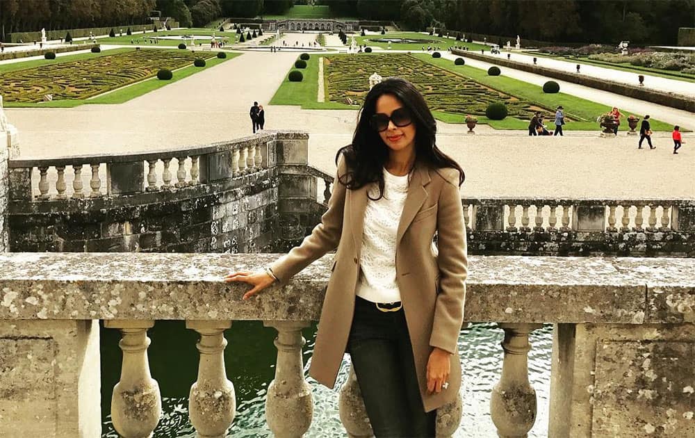 mallika sherawat :- Beautiful gardens at chateau de Vaux-Le-Vicomte designed by the great master Le Notre , the precision is awe inspiring #chateauvauxlevicomte 