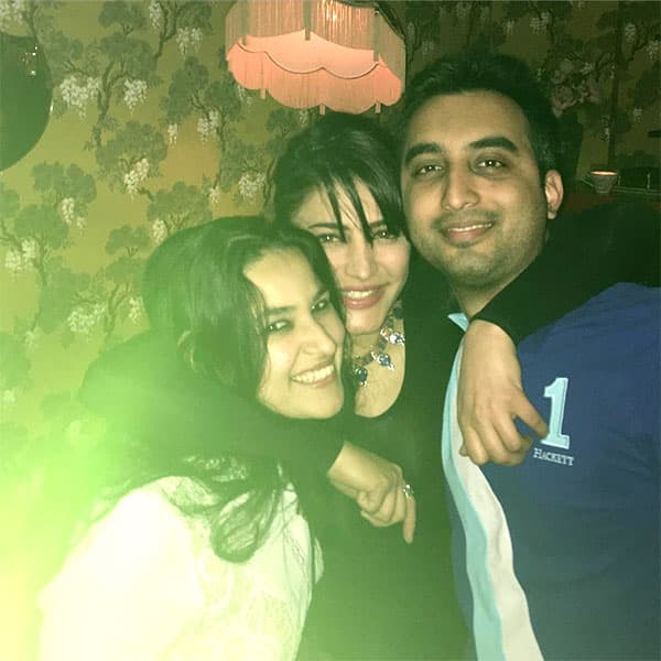 shruti haasan :- Happy birthday to my my darlings darling @utkarshsain every girl needs a boy like this #london #rameshsuresh #familyfriend