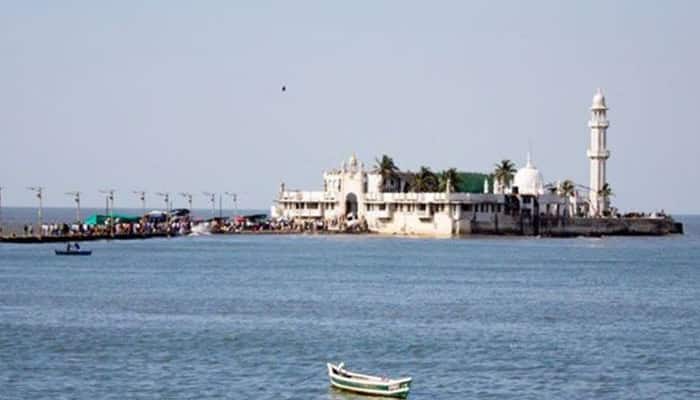 Women to continue to be barred from Haji Ali shrine for now